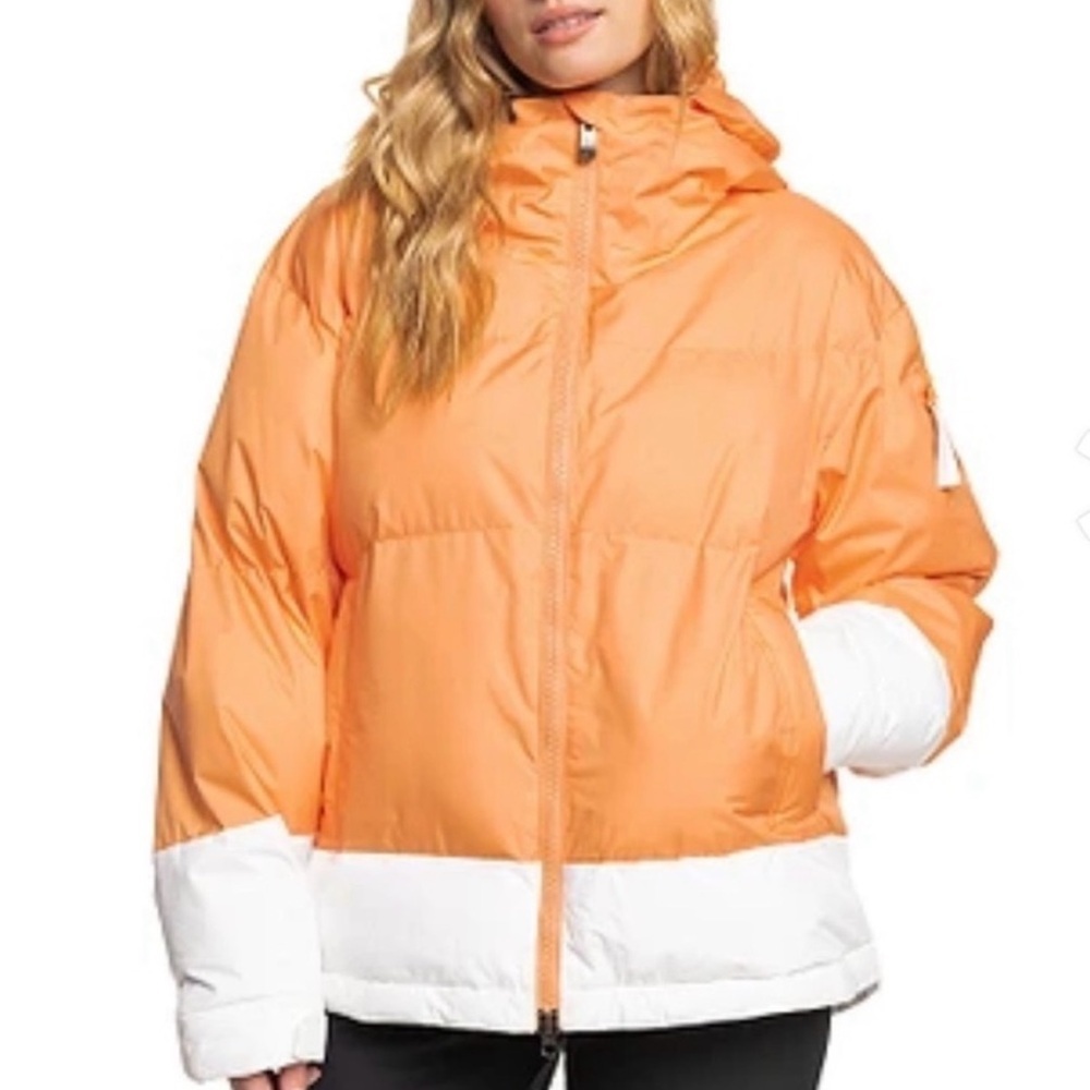 ROXY Chloe Kim Vibrant Orange and White Puffy Snow Jacket. Size Small. NWT.